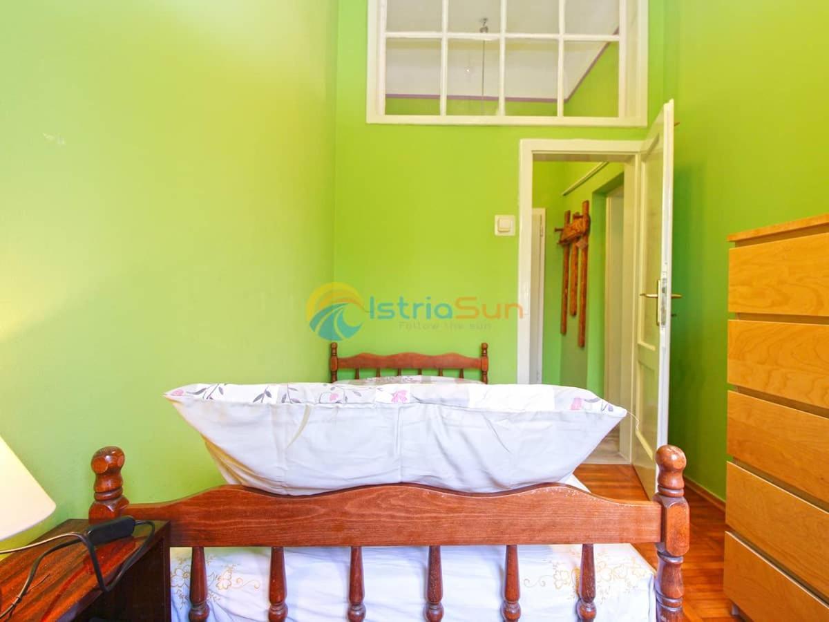 Studio Apartman Lea พูลา ภายนอก รูปภาพ